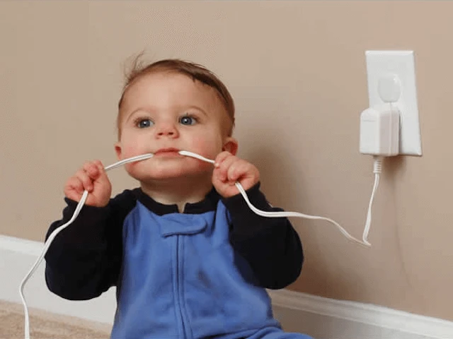 Có nên sử dụng smartphone khi đang cắm sạc? ảnh 3