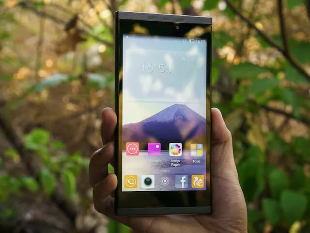 Nhiều mẫu smartphone đồng loạt giảm giá 50% ảnh 4