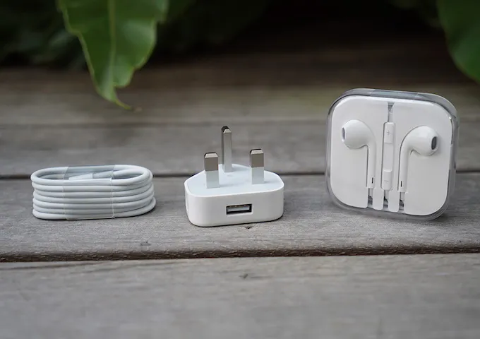 Đập hộp và trên tay nhanh iPhone SE ảnh 4