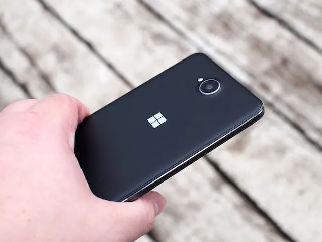 Lumia 650 bán tại Việt Nam với giá mềm ảnh 3