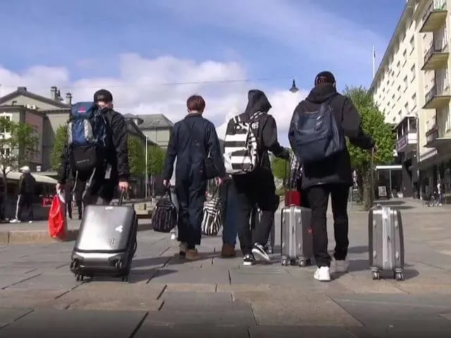 Theo BTS du lịch vòng quanh châu Âu