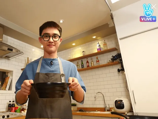 EXO hé lộ những khoảnh khắc đặc biệt dành riêng cho fan “trung thành”