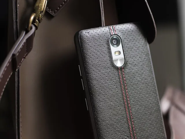 Zumbo S, smartphone Việt 3GB RAM giá rẻ