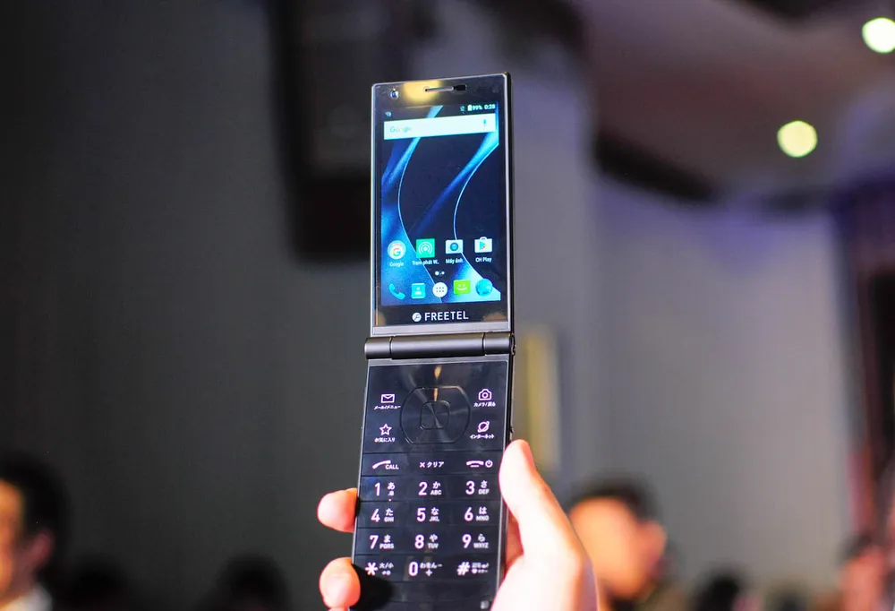 Smartphone nắp gập 2 màn hình đến từ Nhật Bản ảnh 7 freetel musashi