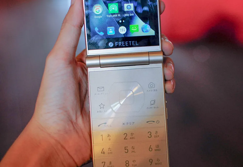 Smartphone nắp gập 2 màn hình đến từ Nhật Bản ảnh 8 freetel musashi