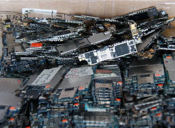 Mẹo để tránh bị ‘luộc’ đồ khi đi sửa smartphone ảnh 2 main iphone