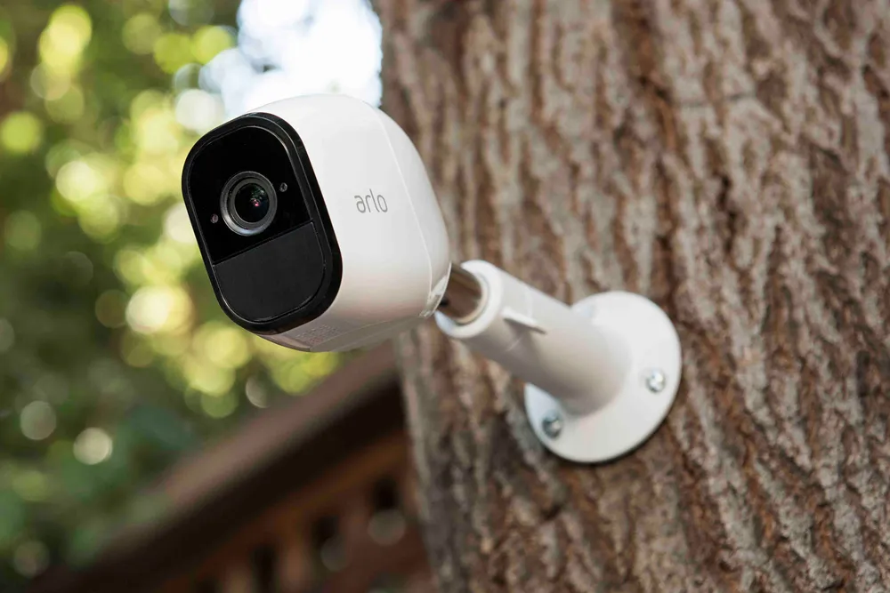 6 mẫu camera giám sát nhà cửa giá rẻ