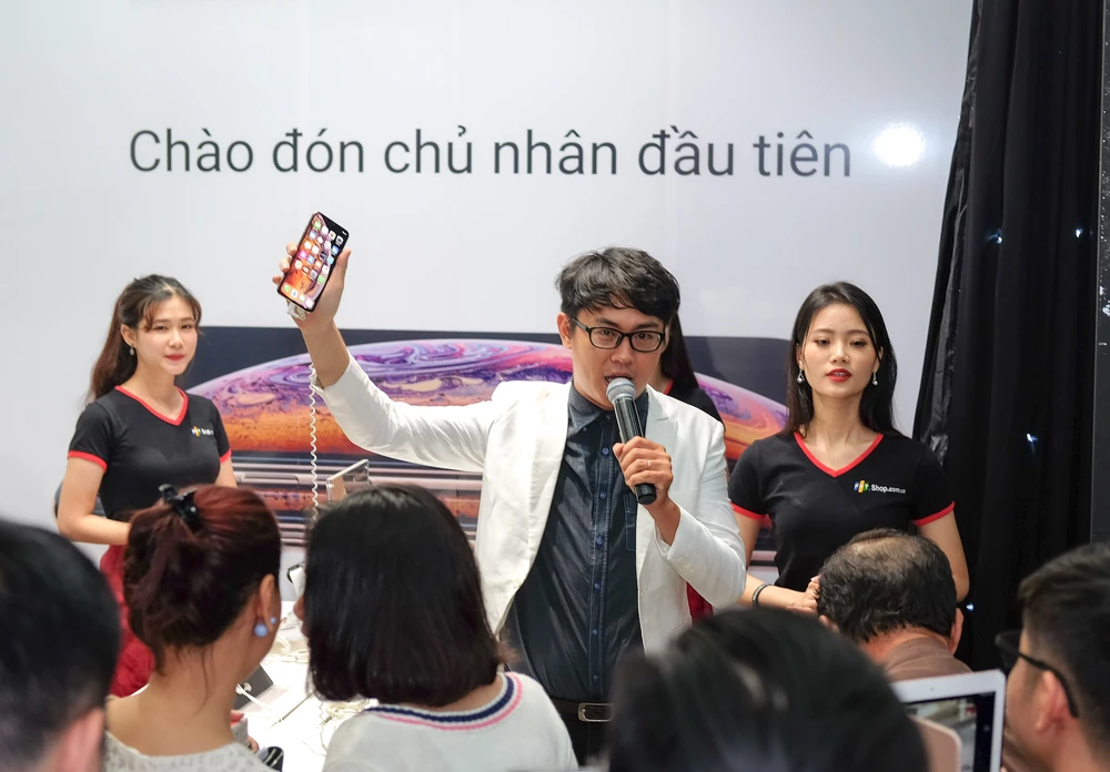 iPhone XR, XS và XS Max chính hãng giảm giá 2 triệu đồng ảnh 4 iPhone XR, XS và XS Max chính hãng giảm giá 2 triệu đồng ảnh 4