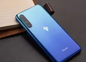 3 mẫu điện thoại cao cấp giảm giá dưới 10 triệu đồng ảnh 6 Vsmart Live bất ngờ giảm giá chỉ còn 3,2 triệu đồng