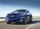 Xe điện Ford Mustang Mach-E chạy được 482 km/lần sạc