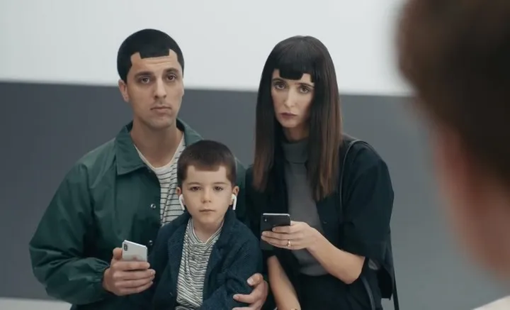 tai-tho-tren-iphone-x-bi-samsung-che-gieu