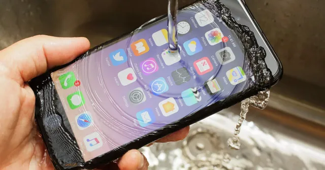 iPhone-chong-nuoc