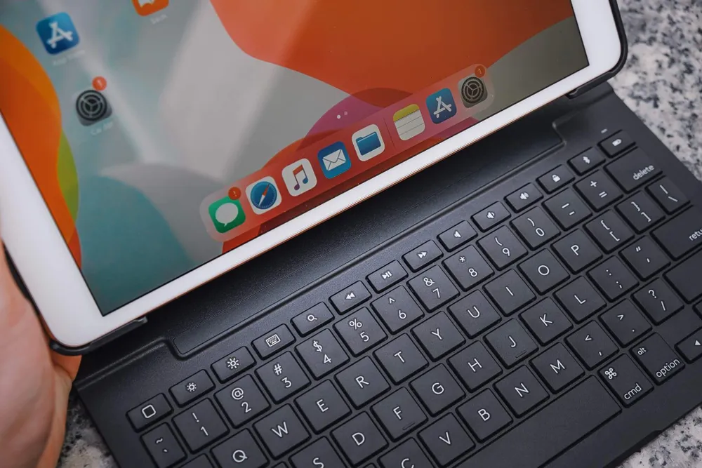 logitech-slim-folio