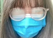 Mẹo để mắt kính ít bám hơi nước khi đeo khẩu trang và lái xe