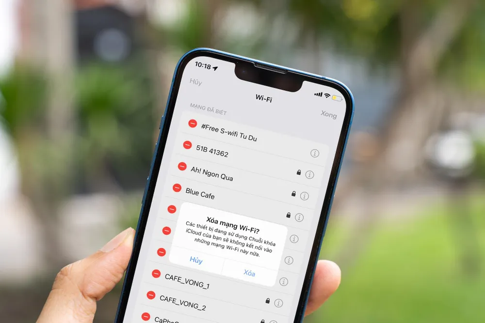 Xóa mạng WiFi bị lỗi và kết nối lại. Ảnh: MINH HOÀNG