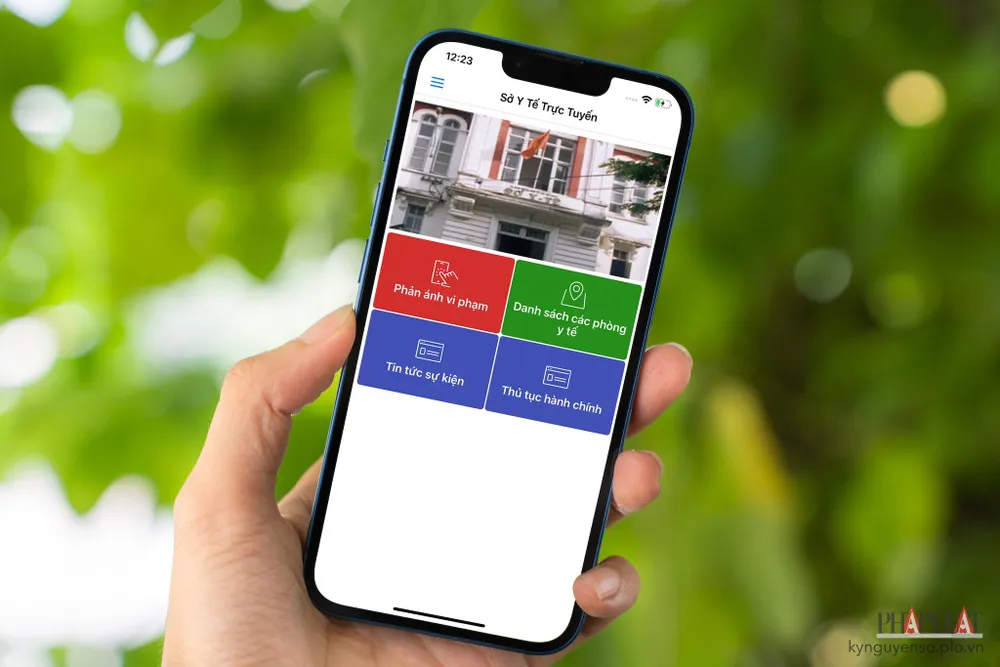 Cách báo cáo các địa điểm có lăng quăng bằng điện thoại. Ảnh: MINH HOÀNG