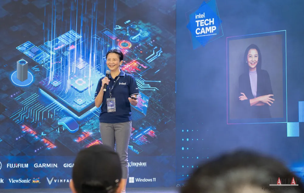 Bà Yen Nee Goh, Giám đốc quốc gia Intel Việt Nam và Indonesia chia sẻ tại sự kiện. Ảnh: TIỂU MINH