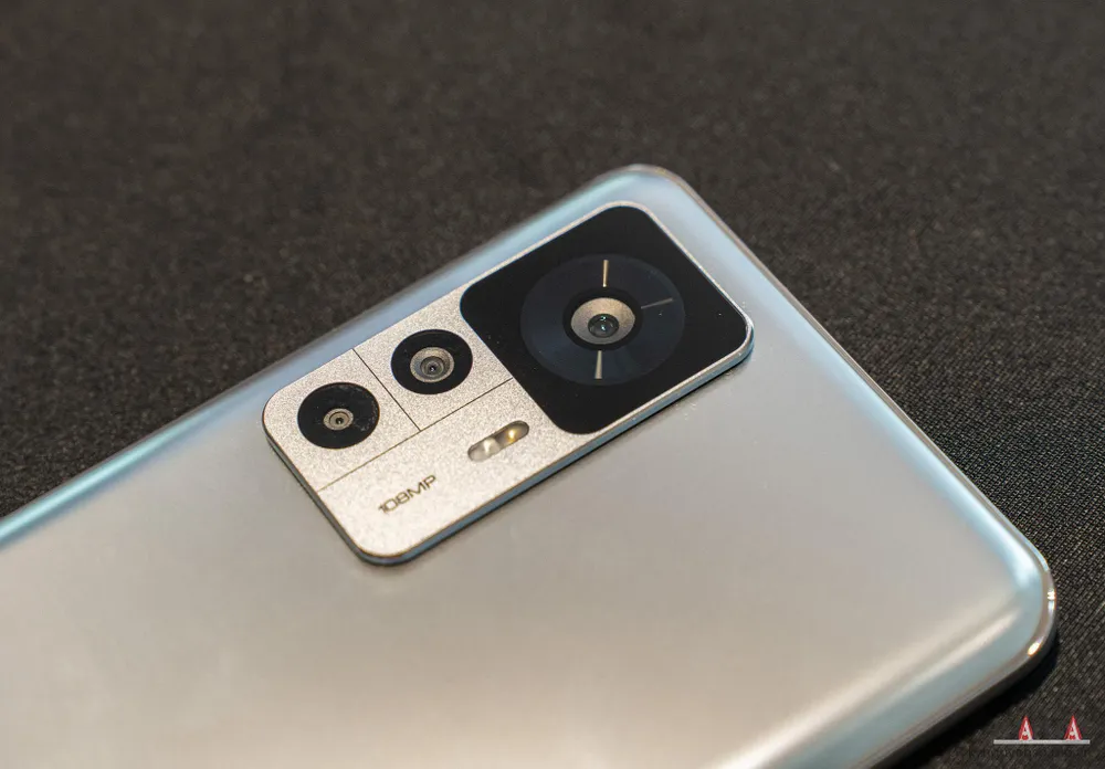 Camera 108 MP trên Xiaomi 12T. Ảnh: TIỂU MINH