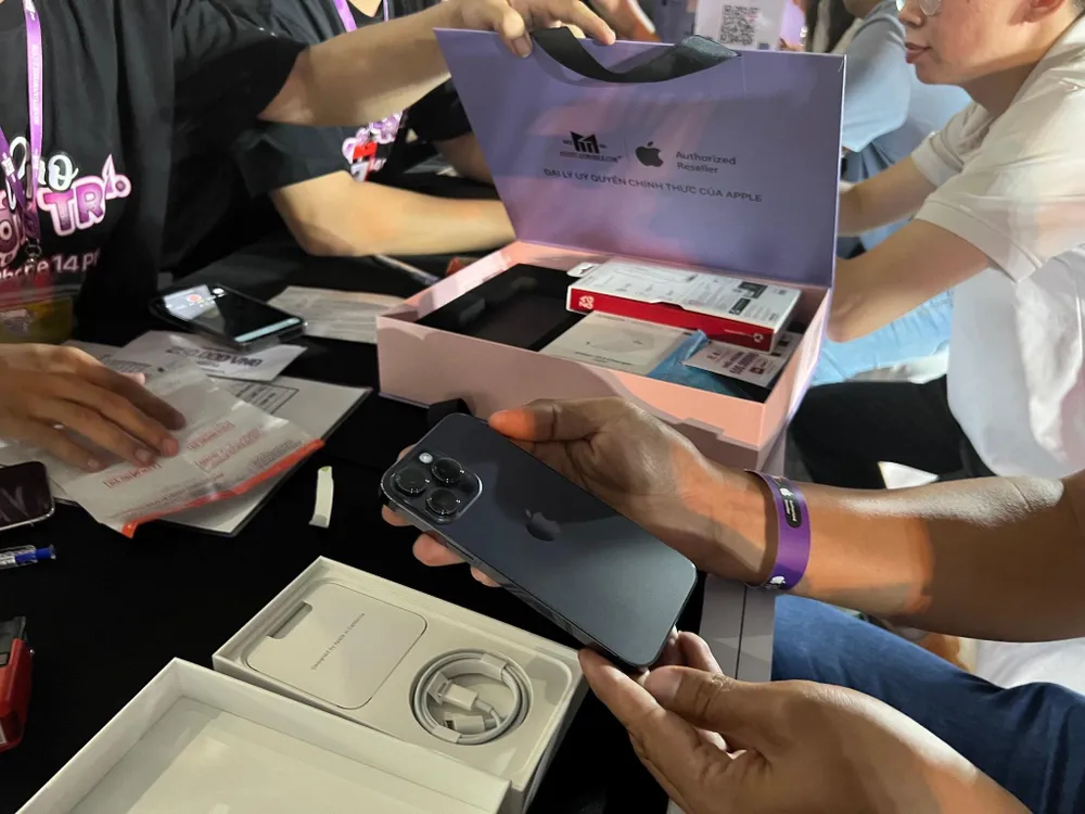 mo-ban-iphone-14-series