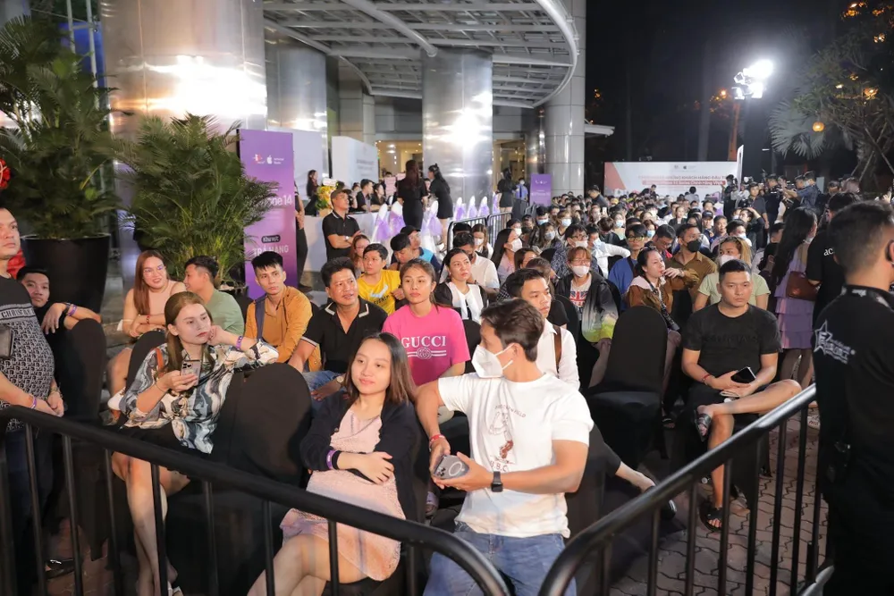 mo-ban-iphone-14-series