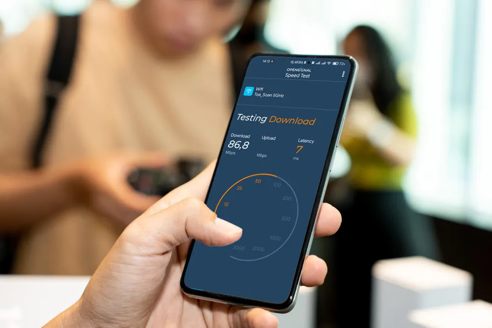 Việt Nam có tốc độ tải lên và tải xuống dẫn đầu bảng xếp hạng. Ảnh: TIỂU MINH