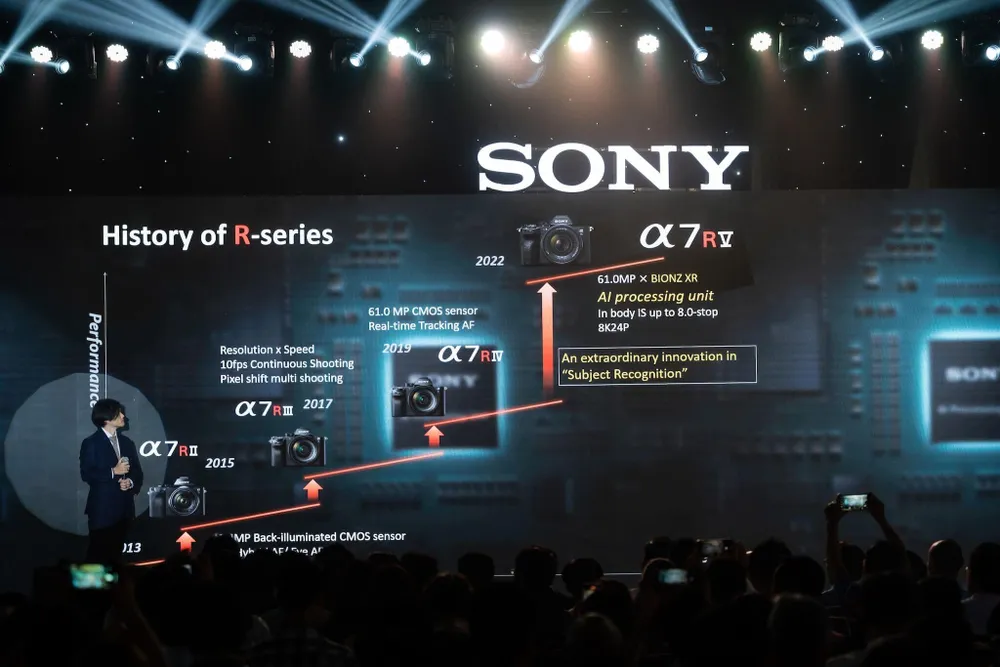 Hình ảnh được chụp bằng smartphone liệu có vượt qua được máy ảnh? Ảnh: TIỂU MINH