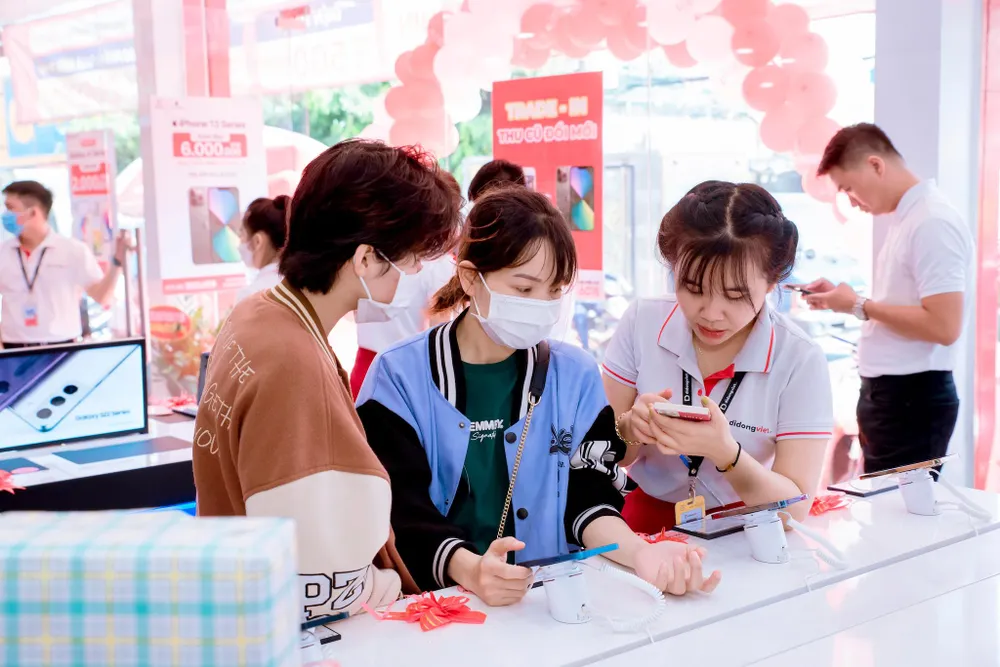 Nhu cầu mua sắm của người dùng tăng cao dịp cuối năm. 