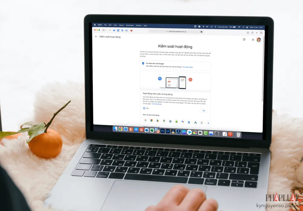 Google bị phạt vì theo dõi vị trí người dùng. Ảnh: MINH HOÀNG/Canva