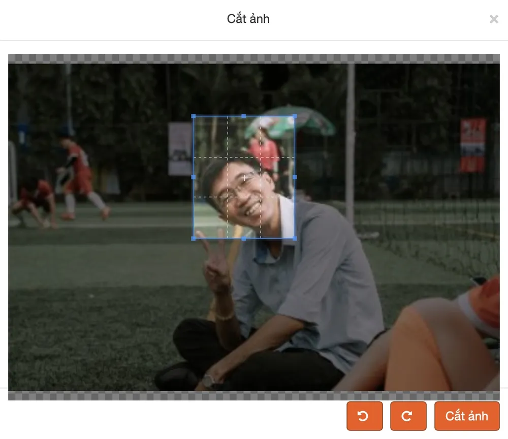 Để có được kết quả tốt nhất, bạn nên chỉ nên cắt chọn vùng mặt. Ảnh: MINH HOÀNG