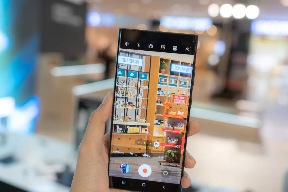 kha-nang-zoom-xa-cua-s23 Galaxy 23 series gây ấn tượng mạnh khi ra mắt. Ảnh: TIỂU MINH