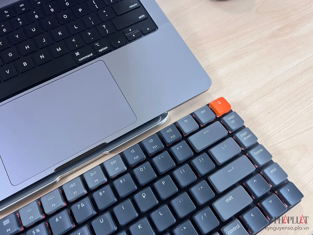 Bàn phím cơ là một trong những món quà công nghệ ý nghĩa để tặng người yêu dịp Valentine. Ảnh: TIỂU MINH