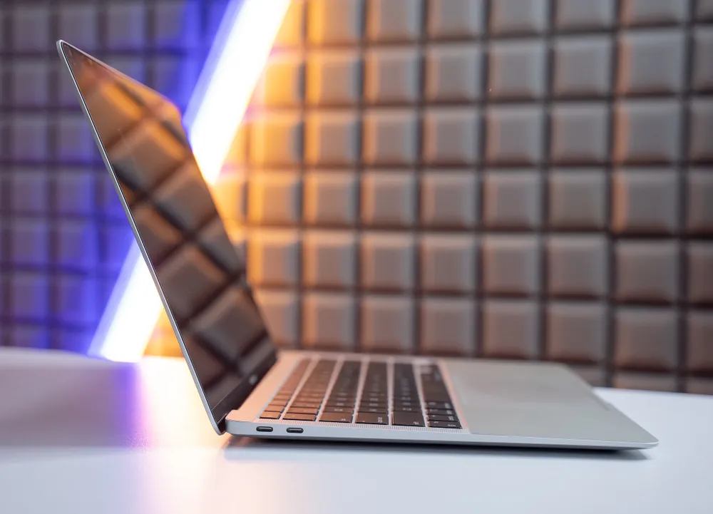 MacBook Air M1 chiếm hơn 50% sức bán các dòng MacBook.