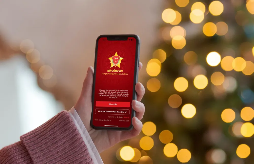 Ứng dụng VNeID thay thế các giấy tờ bản cứng. Ảnh: MINH HOÀNG