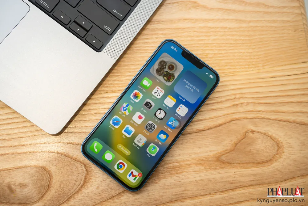 Chất lượng, quyền riêng tư... trên iPhone là một trong những lý do thu hút người dùng Android. Ảnh: TIỂU MINH