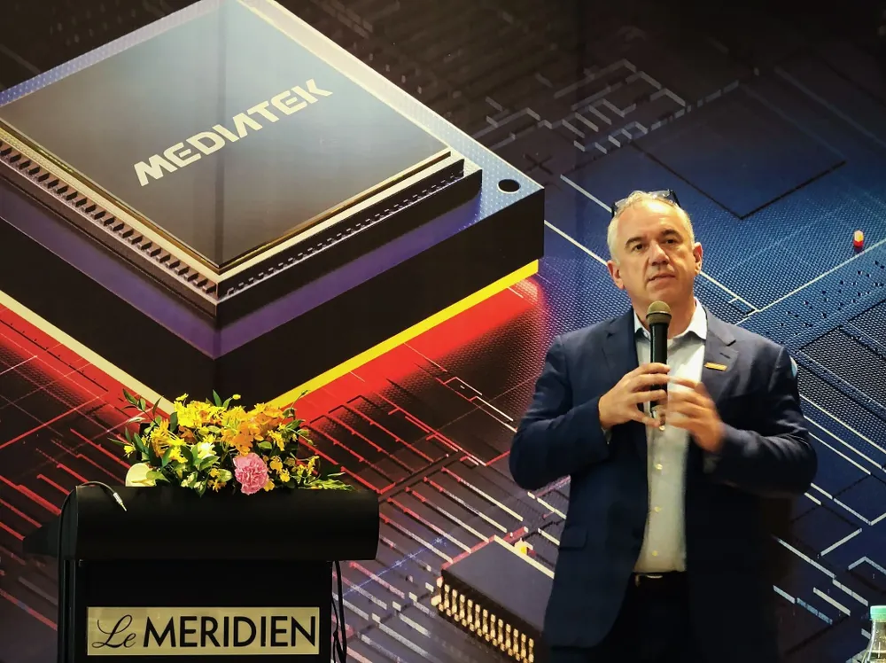 Ông Finbarr Moynihan, Phó Chủ tịch bộ phận Marketing, MediaTek chia sẻ tại sự kiện. Ảnh: TIỂU MINH