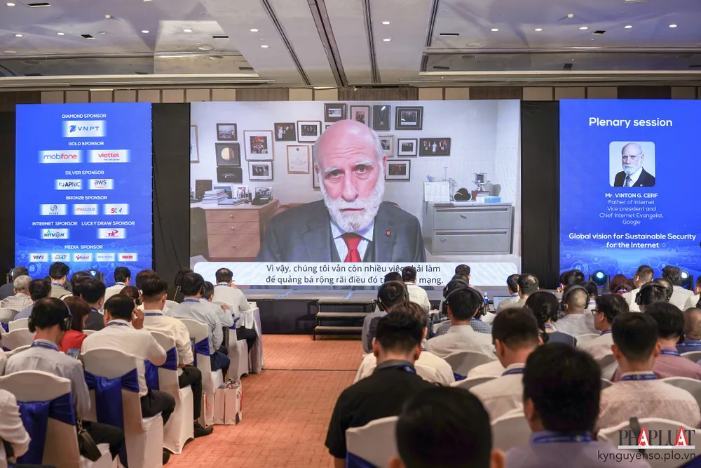 Vinton-G.-Cerf-cha-de-internet Ông Vinton G. Cerf, Phó chủ tịch và người truyền bá Internet. Ảnh: TIỂU MINH