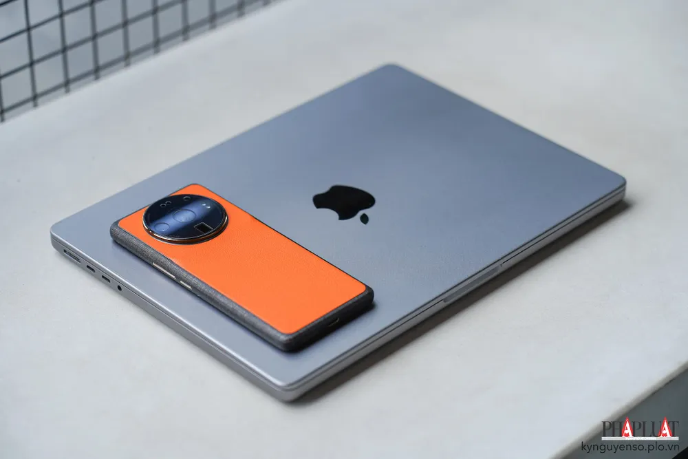 Xiaomi 12s Ultra với camera cảm biến 1 inch. Ảnh: TIỂU MINH