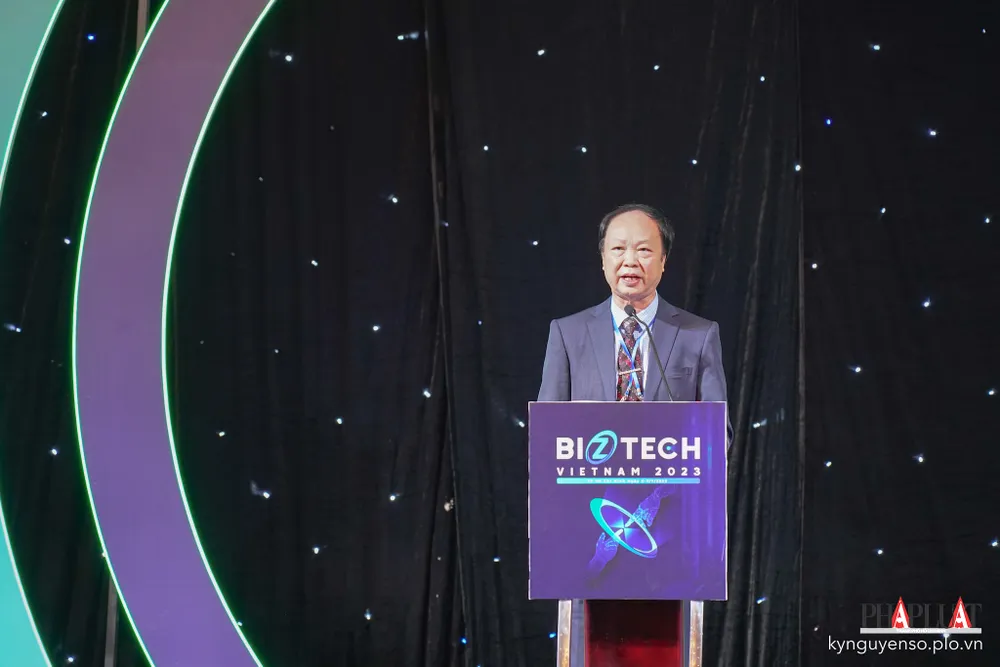 ong-nguyen-dinh-thang-vinasa Ông Nguyễn Đình Thắng, thành viên Hội đồng sáng lập VINASA phát biểu khai mạc sự kiện. Ảnh: TIỂU MINH