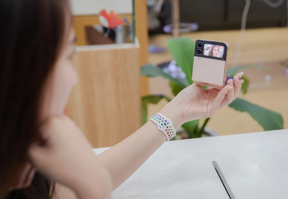 Điện thoại gập mới của Samsung sẽ ra mắt cuối tháng 7-2023.