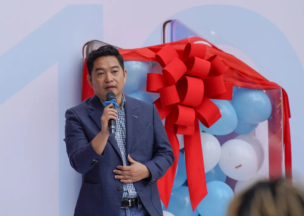 ong-pham-quoc-bao-duy-fpt-shop Ông Phạm Quốc Bảo Duy, Giám đốc Ngành hàng điện thoại của FPT Shop chia sẻ trong buổi mở bán. Ảnh: TIỂU MINH