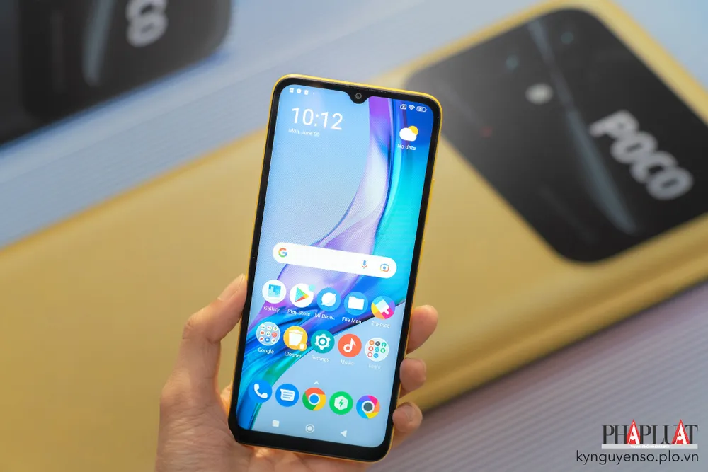 smartphone-tam-trung-duoc-nhieu-nguoi-yeu-thich Smartphone tầm trung trung hòa tốt giữa giá cả và hiệu suất. Ảnh: TIỂU MINH