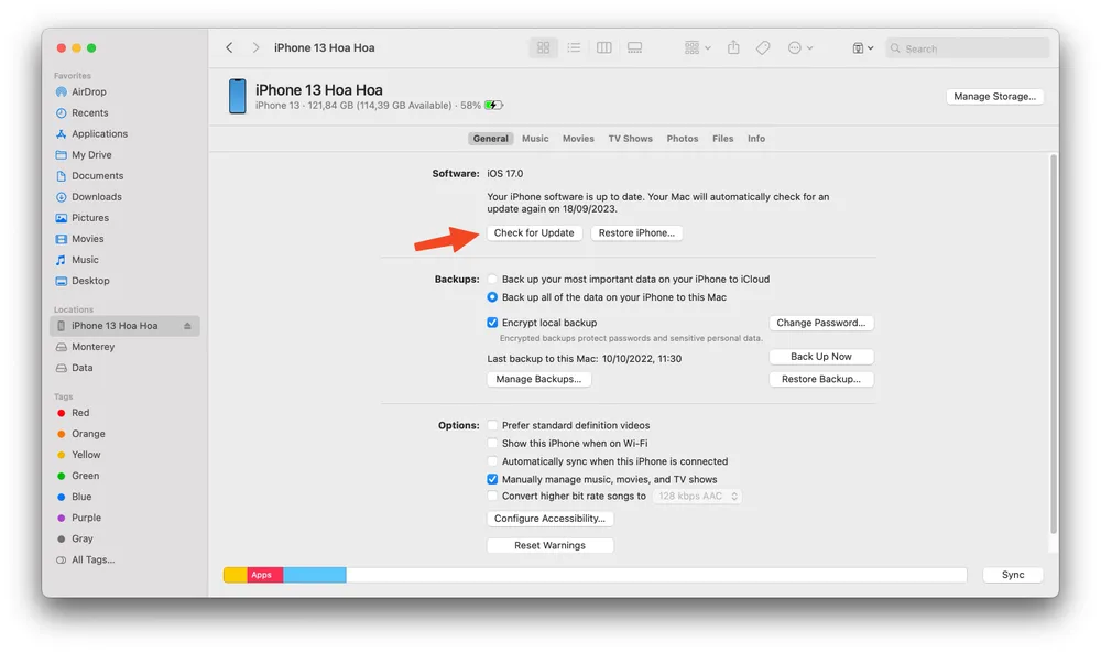Cập nhật iOS 17 cho iPhone thông qua iTunes. Ảnh: TIỂU MINH Cập nhật iOS 17 cho iPhone thông qua iTunes. Ảnh: TIỂU MINH