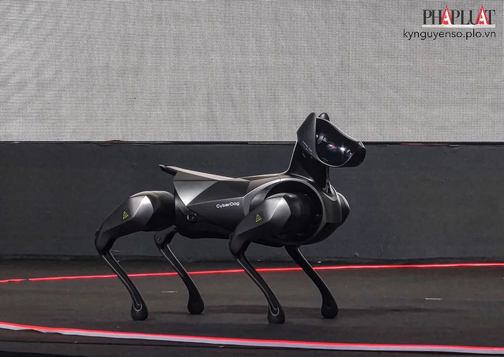 Cận cảnh CyberDog 2. Ảnh: TIỂU MINH cyberdog-2-1.jpg