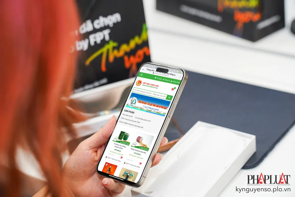 Qua Zalo mini app “Long An Số”, người dân có thêm một kênh tiếp cận nông sản mới. Ảnh: TIỂU MINH