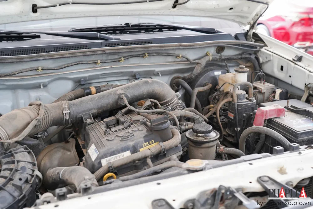 Thay thế dầu nhớt và nước làm mát định kì. Ảnh: TIỂU MINH