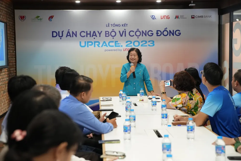 Bà Trương Mỹ Hoa - Nguyên Phó Chủ tịch nước, Chủ tịch Quỹ Học bổng Vừ A Dính phát biểu tại sự kiện uprace 2023