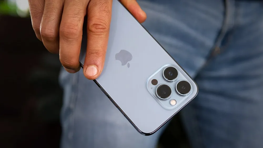 Người dùng iPhone nên cập nhật iOS 17.1.2 ngay lập tức. Ảnh minh họa Người dùng iPhone nên cập nhật iOS 17.1.2 ngay lập tức. Ảnh minh họa