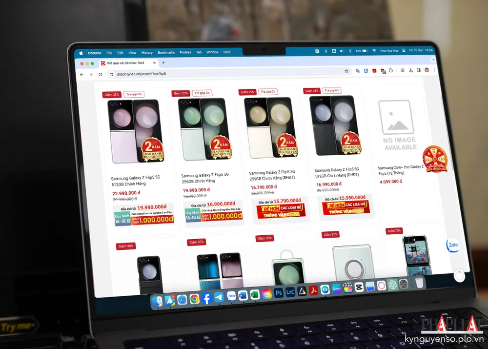 Nhiều mẫu điện thoại Samsung giảm giá mạnh dịp cuối năm. Ảnh: TIỂU MINH