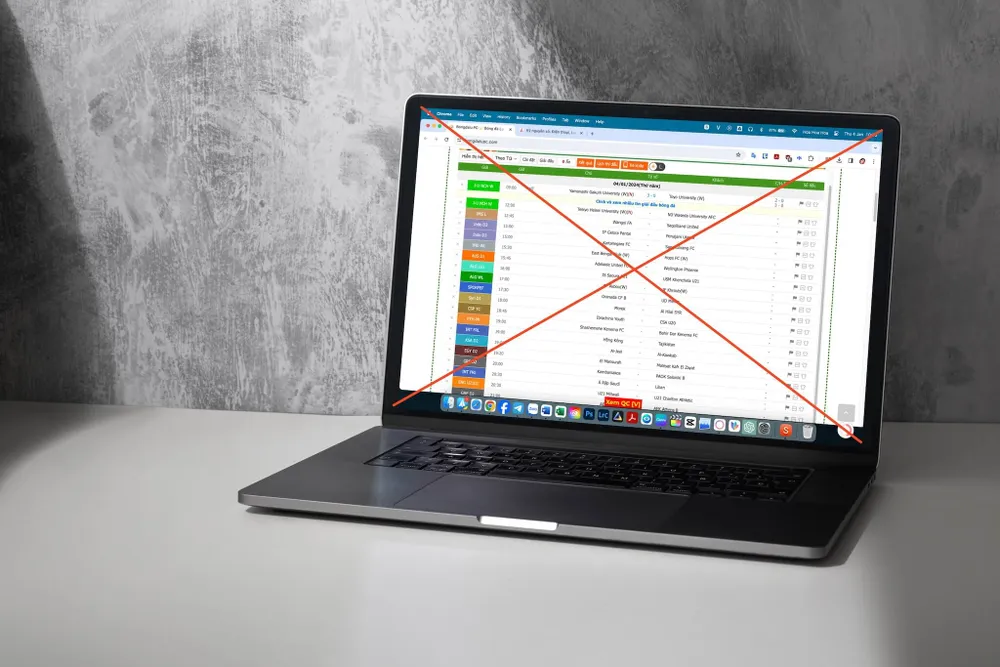 Hơn 400 website vi phạm pháp luật trong năm 2023. Ảnh: TIỂU MINH/Canva