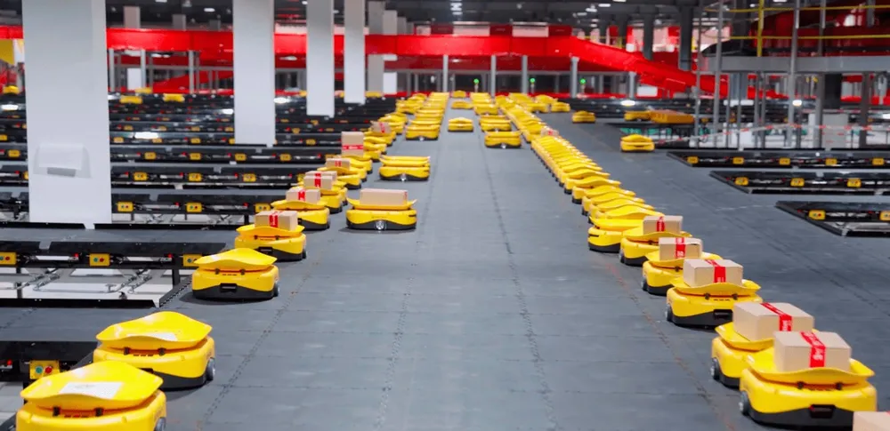 Tin công nghệ 18-1: Viettel Post sử dụng robot tự hành để chia chọn hàng hóa